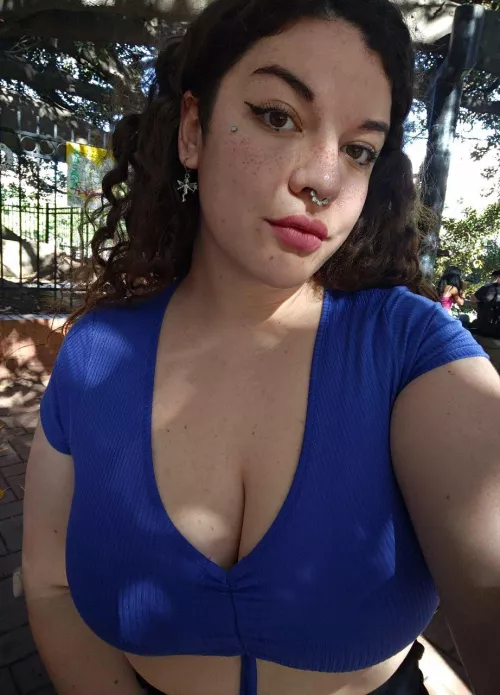 I love how the color of my blouse highlights my bust, my lips and my eyes 🩵 by Angelica__bomb