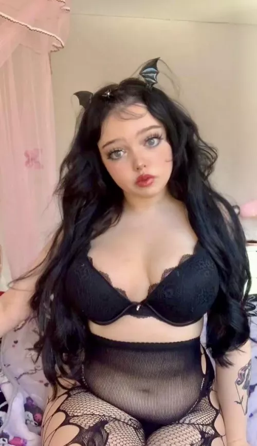 im just 18, hope you dont mind by thunderluss