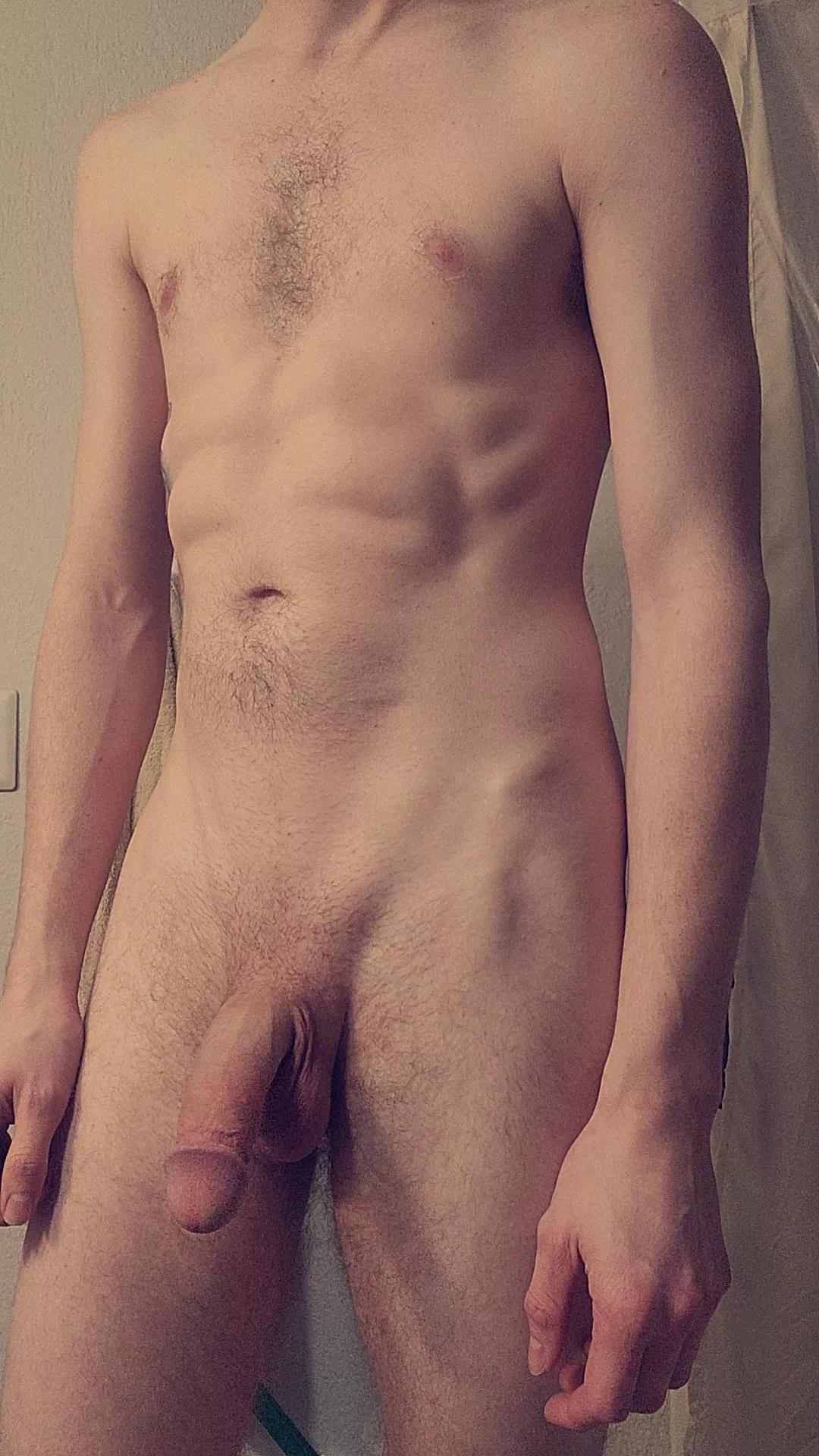 (M) shy but idk if I should be help posted by thecheechedgiraffe