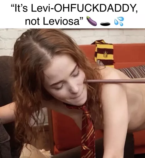 She knows what she’s talking about 😈 by manstera_deliciosa