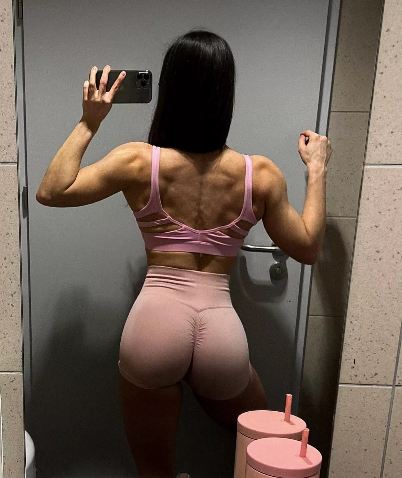 shredded back to the bone posted by linasphysique_