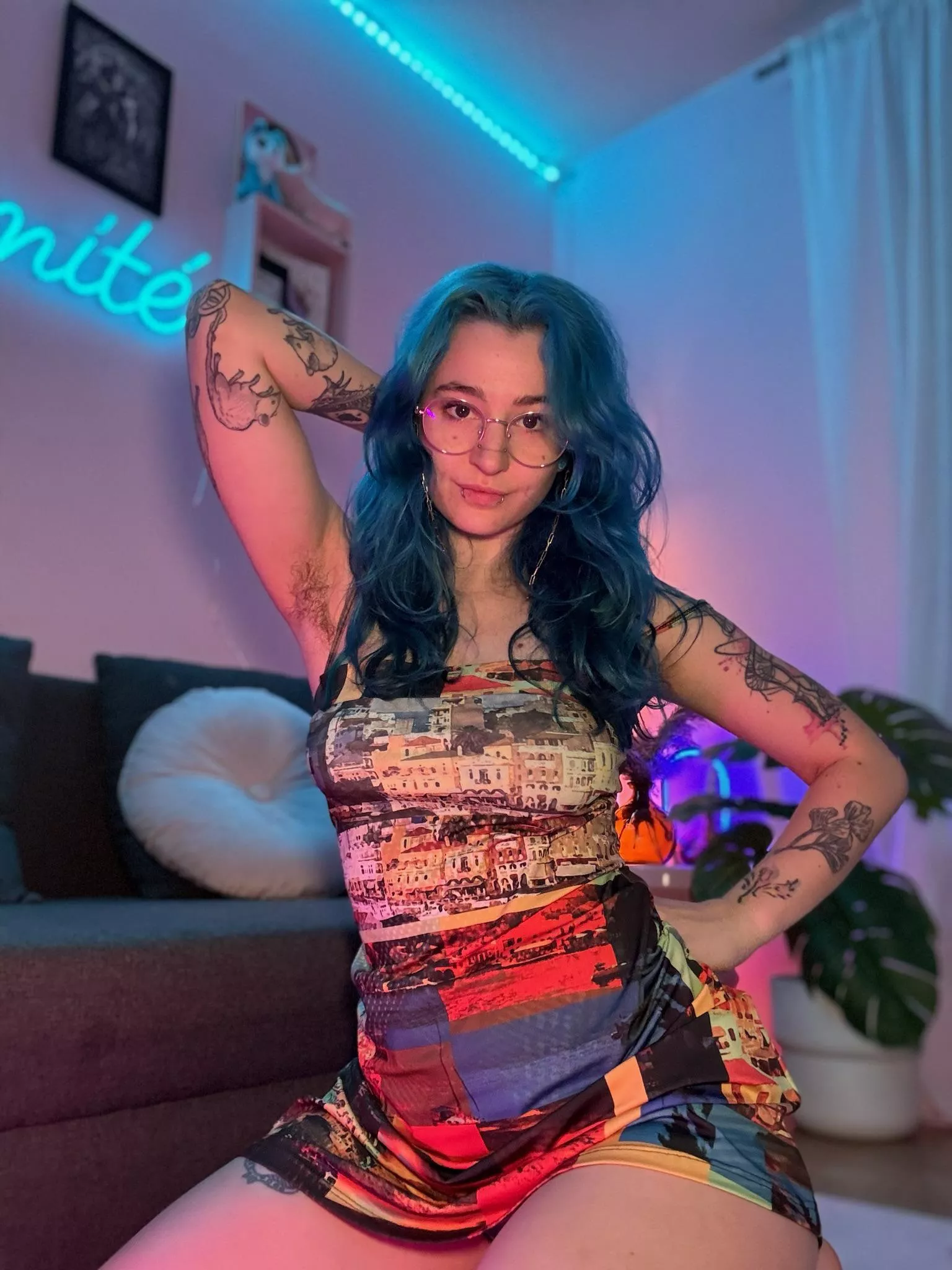 Sniff it or lick it?  posted by Khalamite