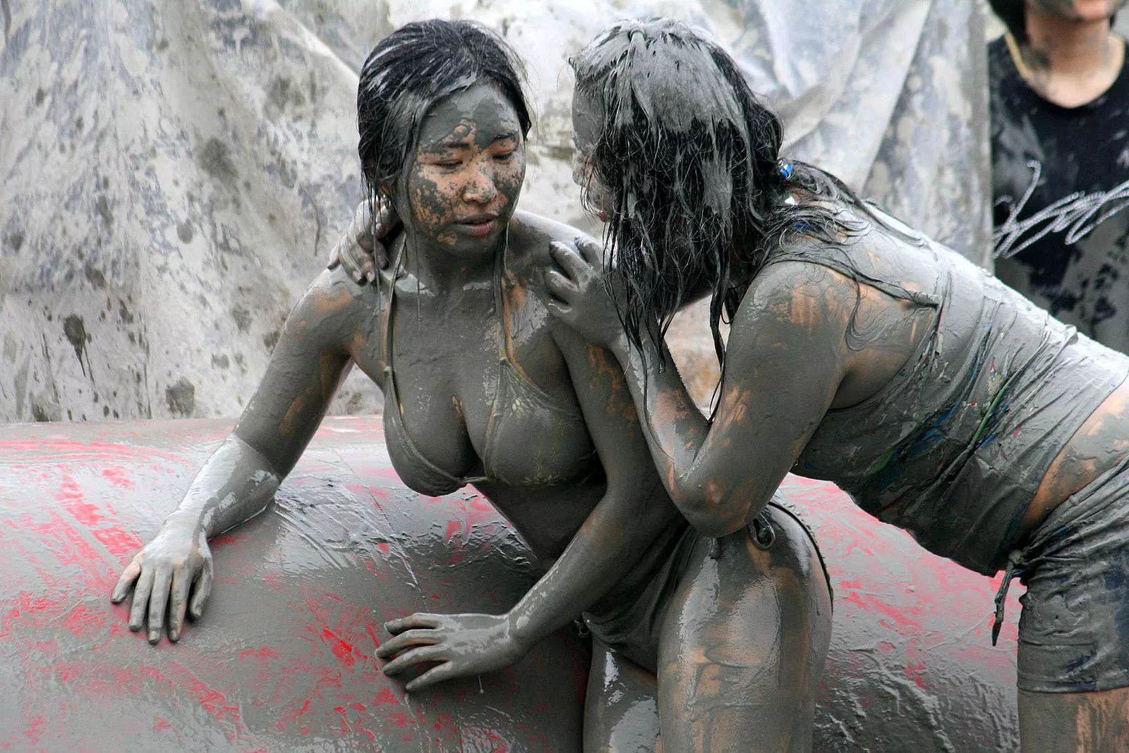 The absolute sexiest photo on Wikipedia is this babe mud wrestling posted by Connect-King-1700