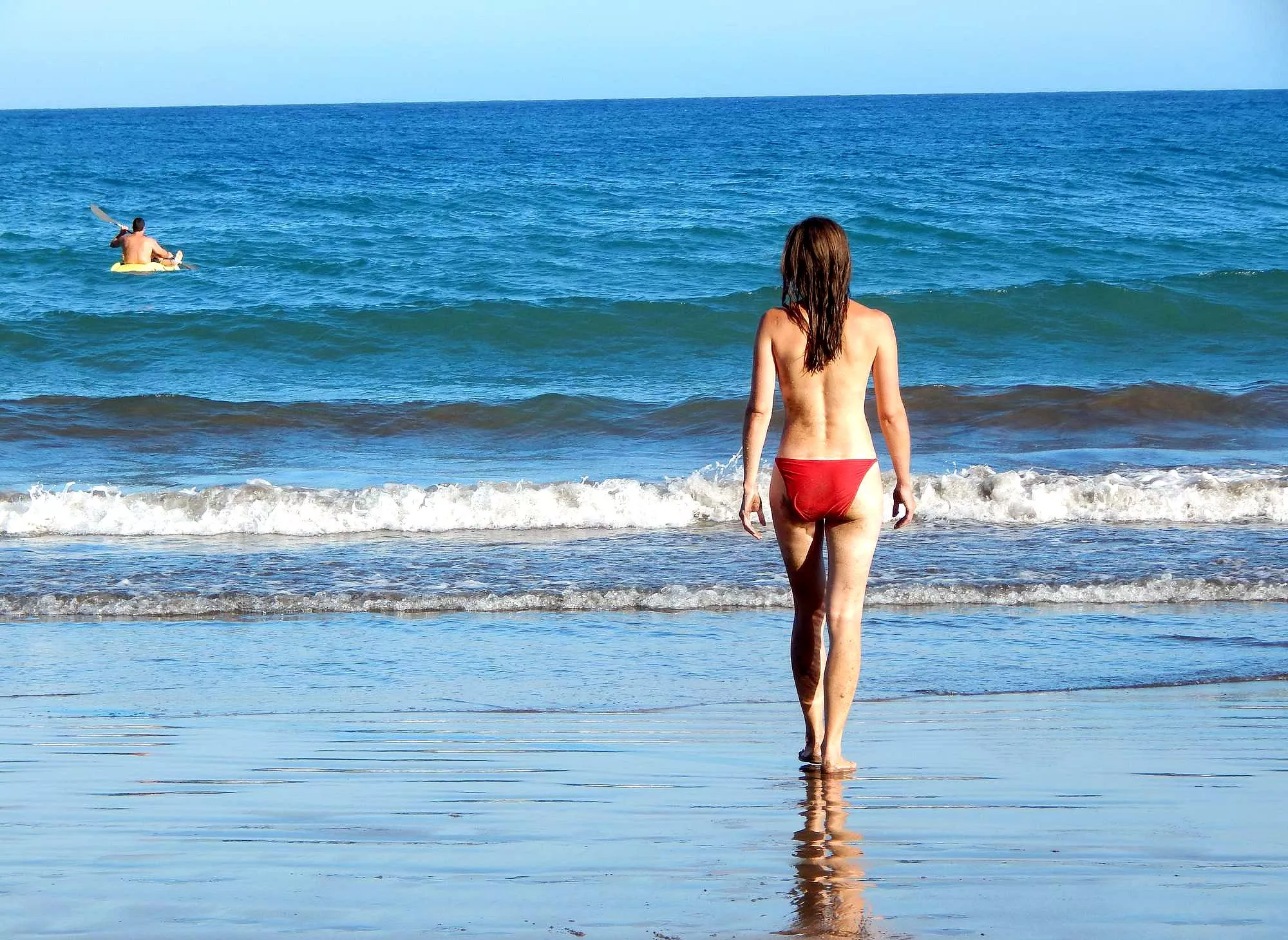 Walking on the beach posted by isa_bea