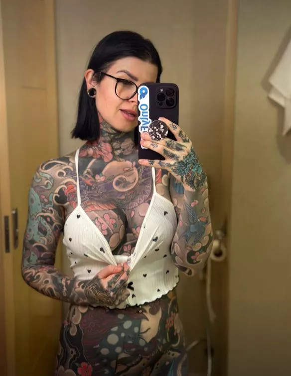 What caught your attention first? posted by SuspicioTi