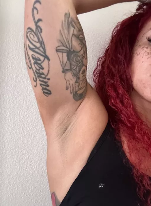 Whisper the nasty things you'd do in my armpits posted by Alexia_Richard