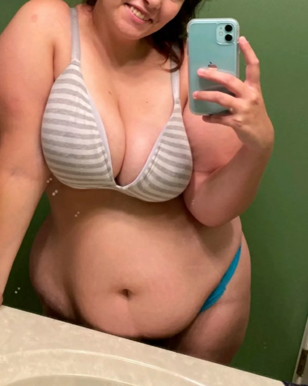 Woke up feeling sexy today! posted by abigailgray256