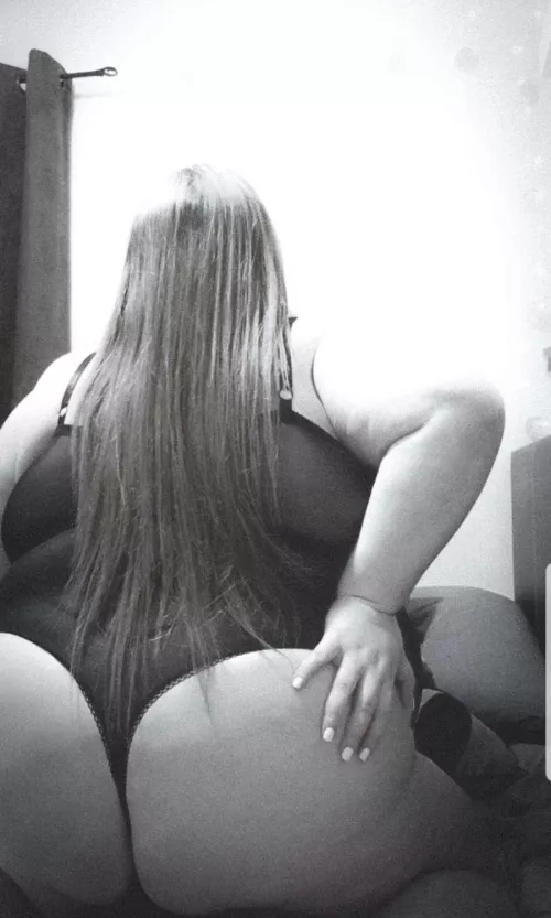 Would you wrap your hand in my hair to give me back shots?  by sweetlyxstacked