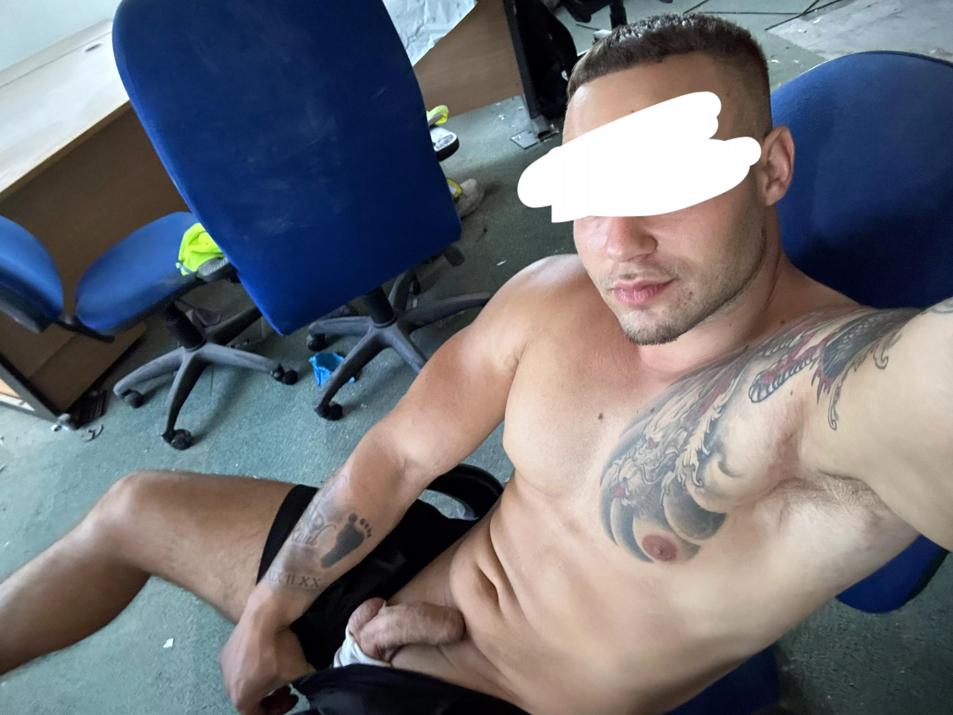 You see me in public 😏 posted by Small_Bridge_9589