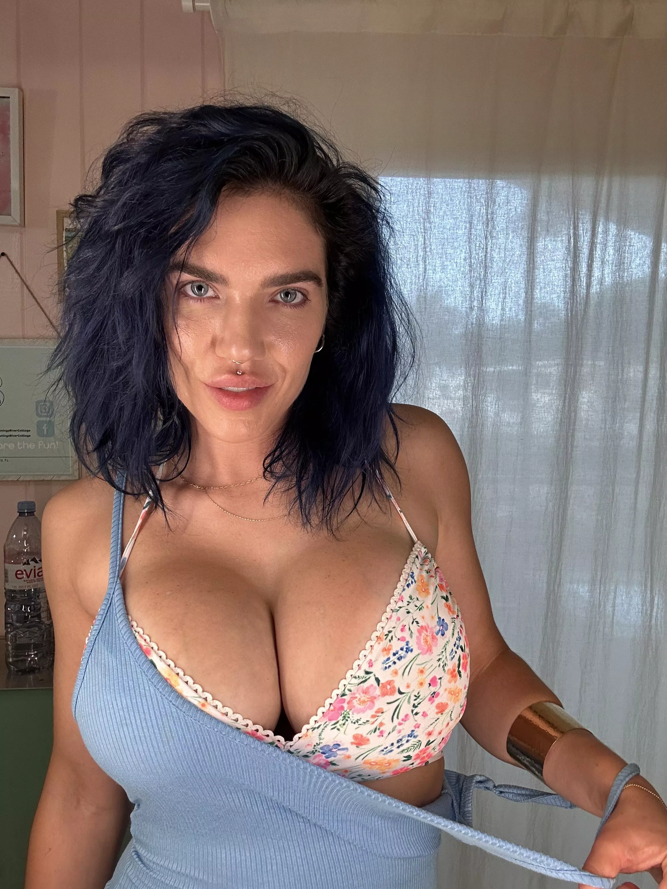 Your 34yr old next door neighbor invites you inside… would you go? posted by LizbethEden