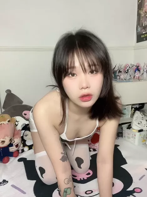 Your favorite babygirl is ready for play time posted by PhotoWorth