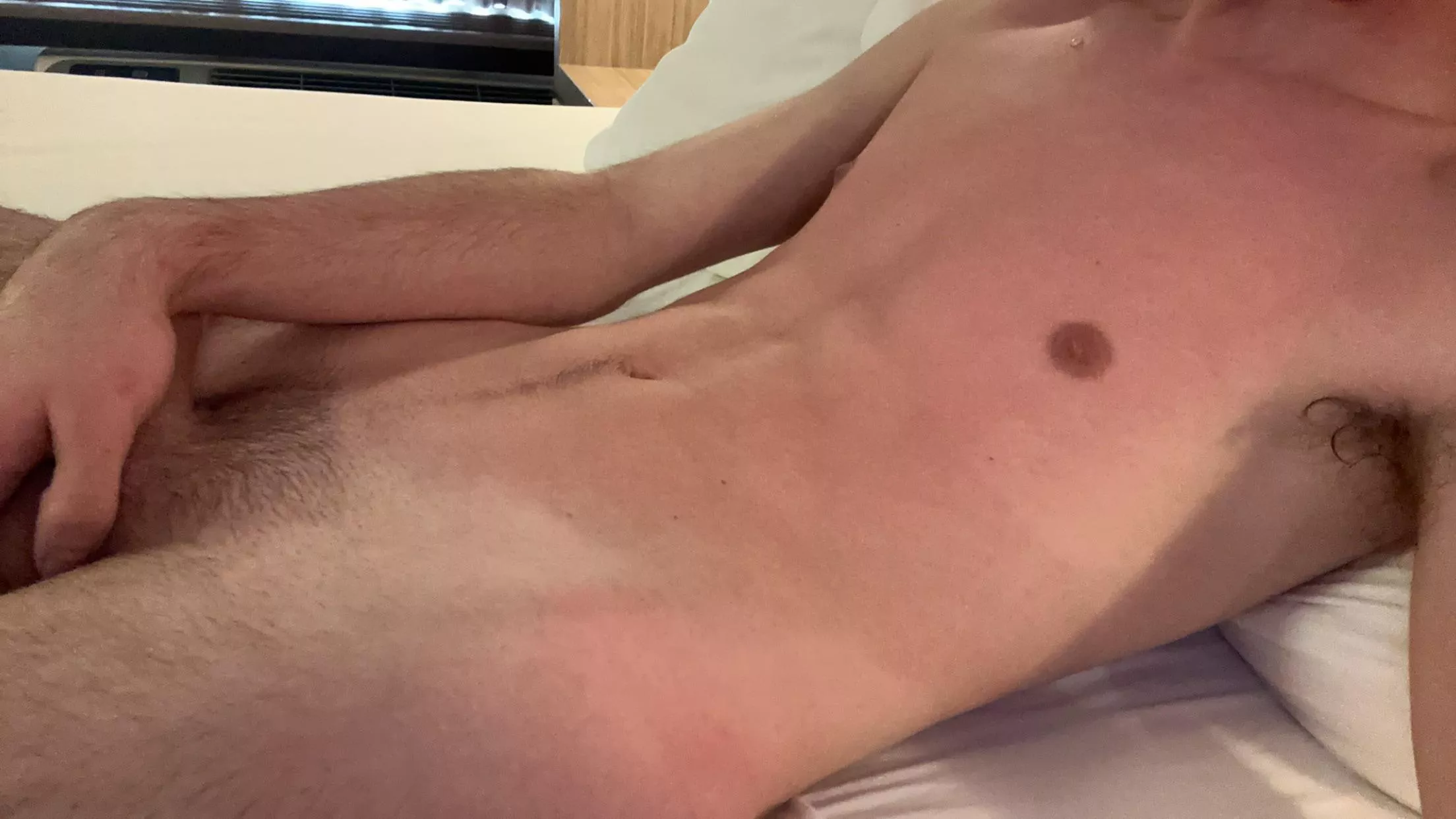 19 m hung. Fit or hung guys hmu andyw11222 posted by Imaginary_Damage5842