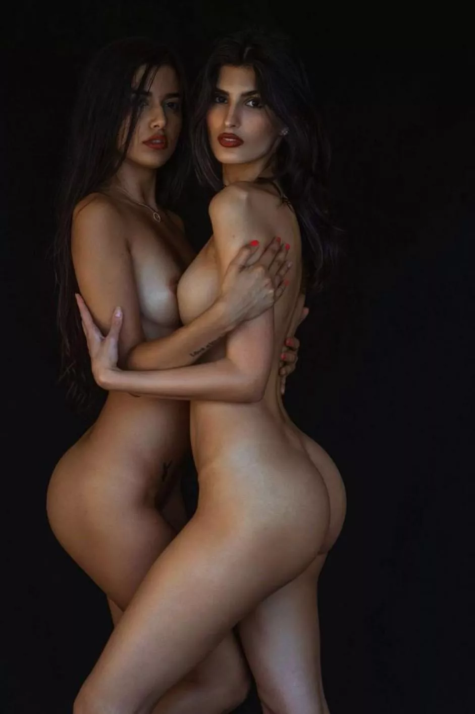 [2] sisters posted by Expensive-Dust-7184