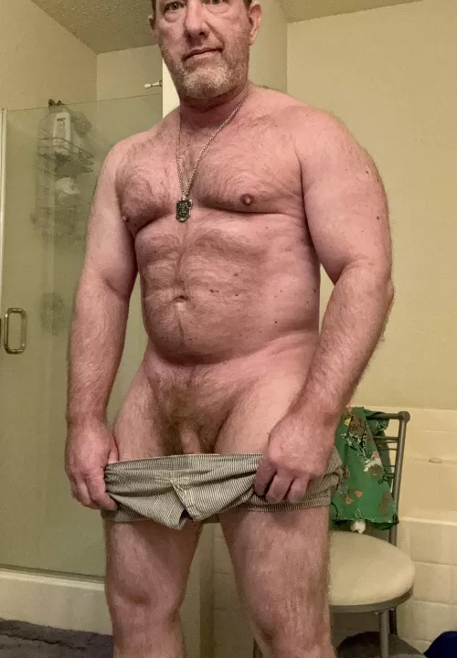 48(M) cleaned up after a good workout  by madhatter603