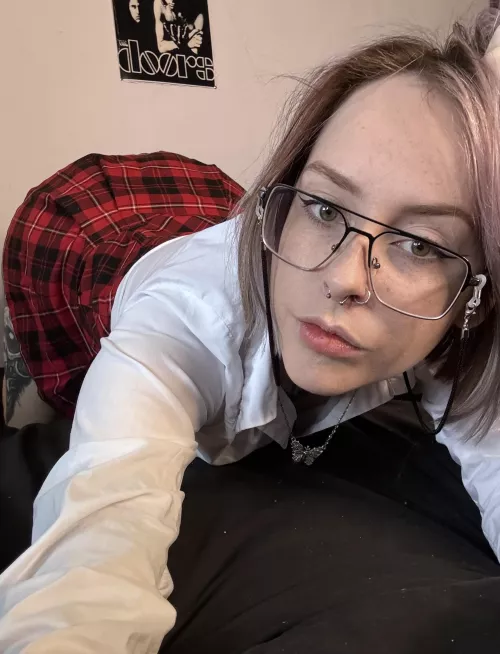 A closer look on what is omportant ;) by HardReduce679