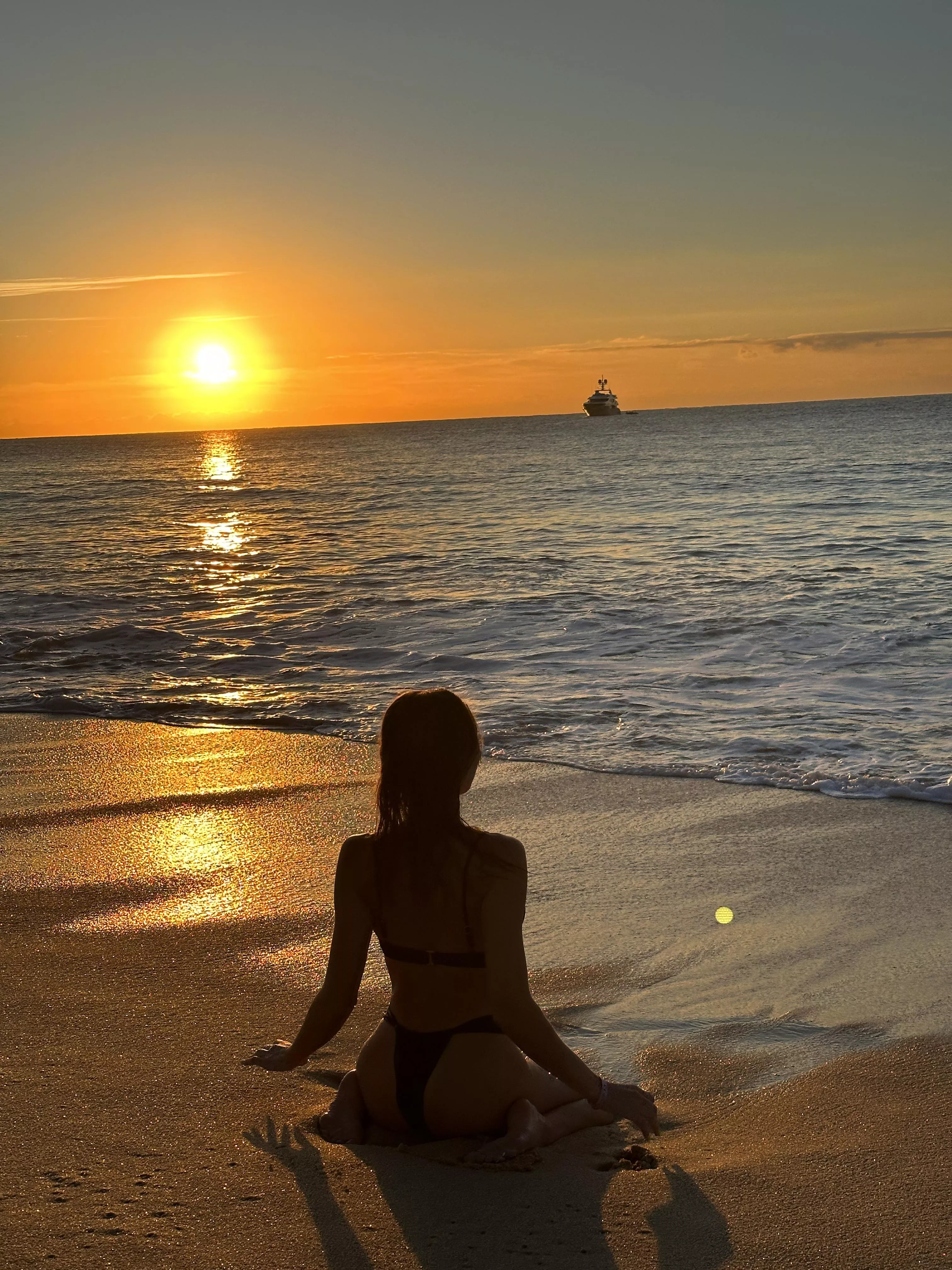 Beach girl  posted by xxurbaby