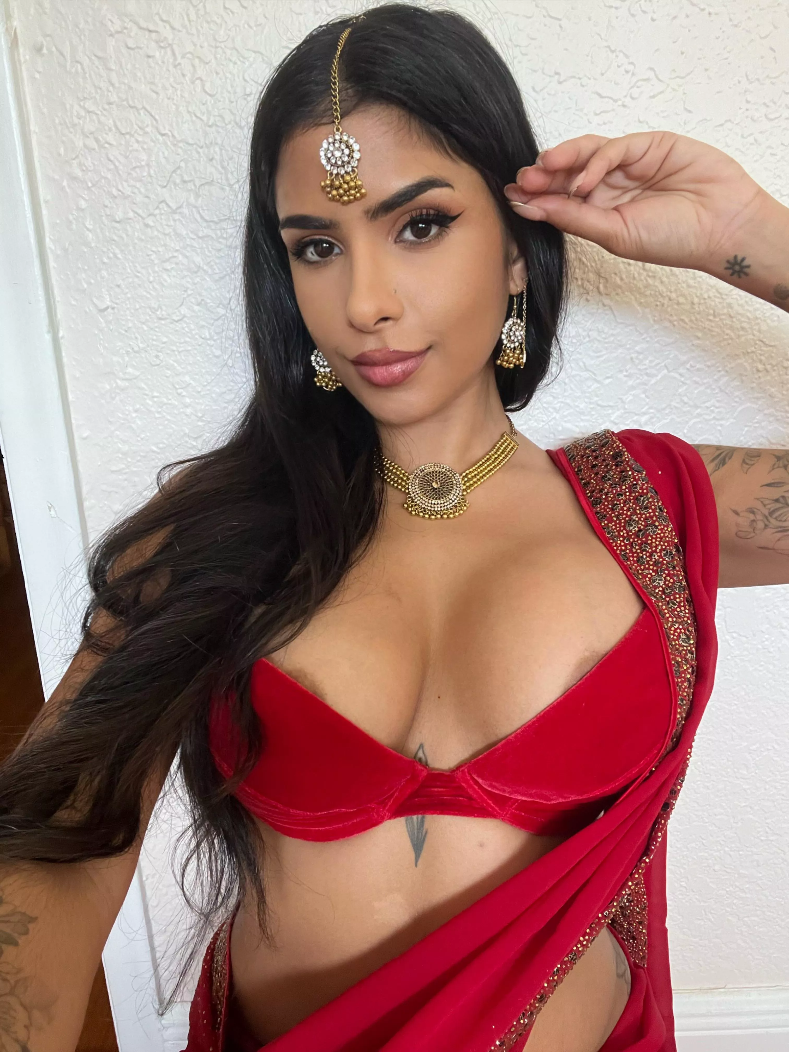 can i grab your attention tonight? posted by slaysheslays