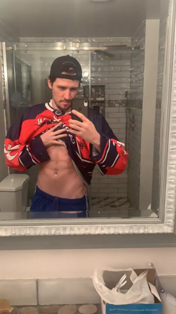 Come join me 😈🌶️ posted by HockeyGuy3488