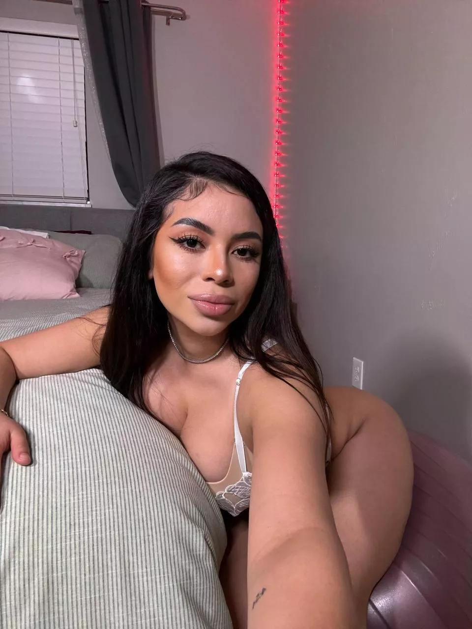 [F19] I've never been bent over a yoga ball before... posted by Maggiebossx