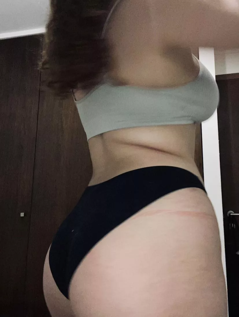 f22, 142, 5’2 posted by babylilith33