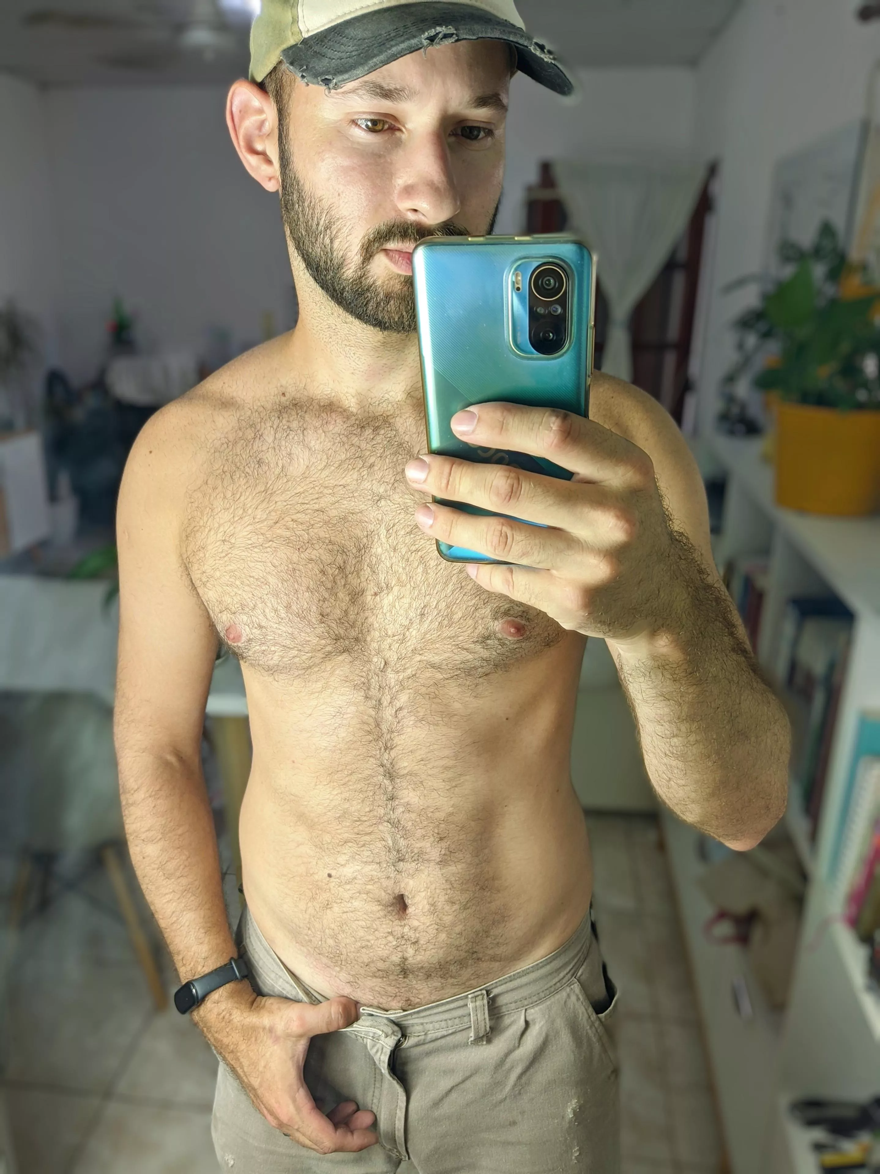 Fresh out of work, anyone up for a good time? 🔥 posted by Tyzor69