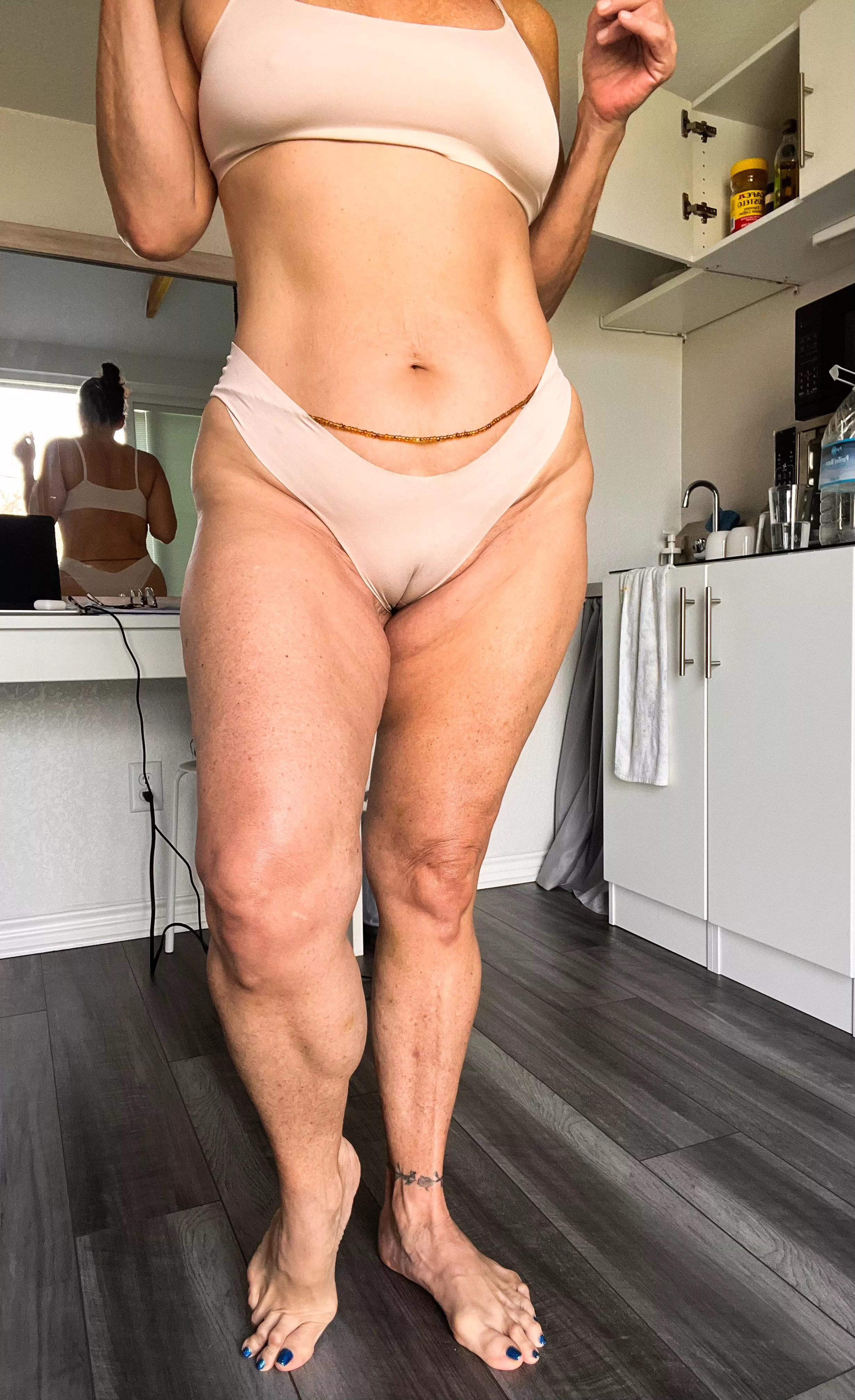 GILF with camel toe or nahh posted by yonibliss