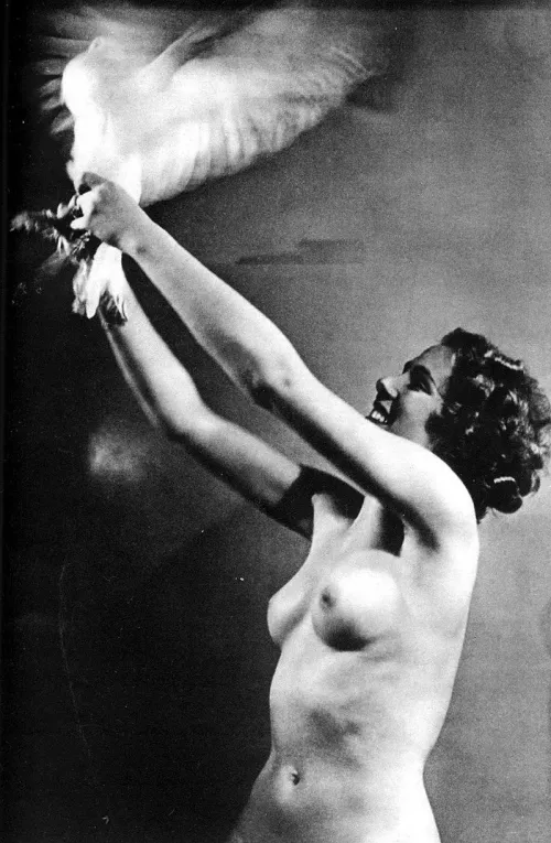 Helle'Nice I dont know if that is the model or the artist by Mundane-Employer-719