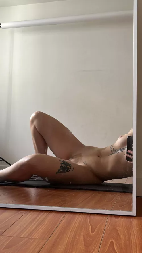 how do i look? (f) by orvillepegs