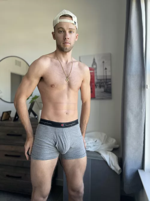 How musky do you think they smell? by troy_green69