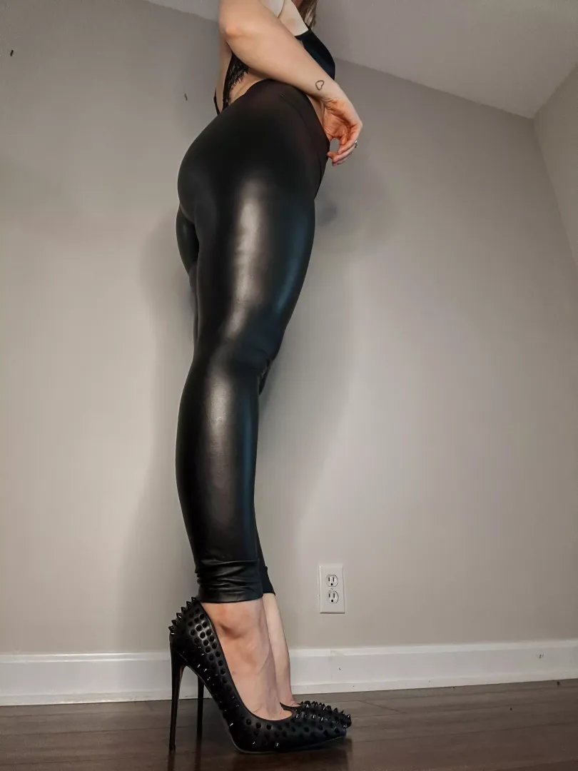 I give you permission to clean my heels with your tongue [f] posted by chloeeelisexoo