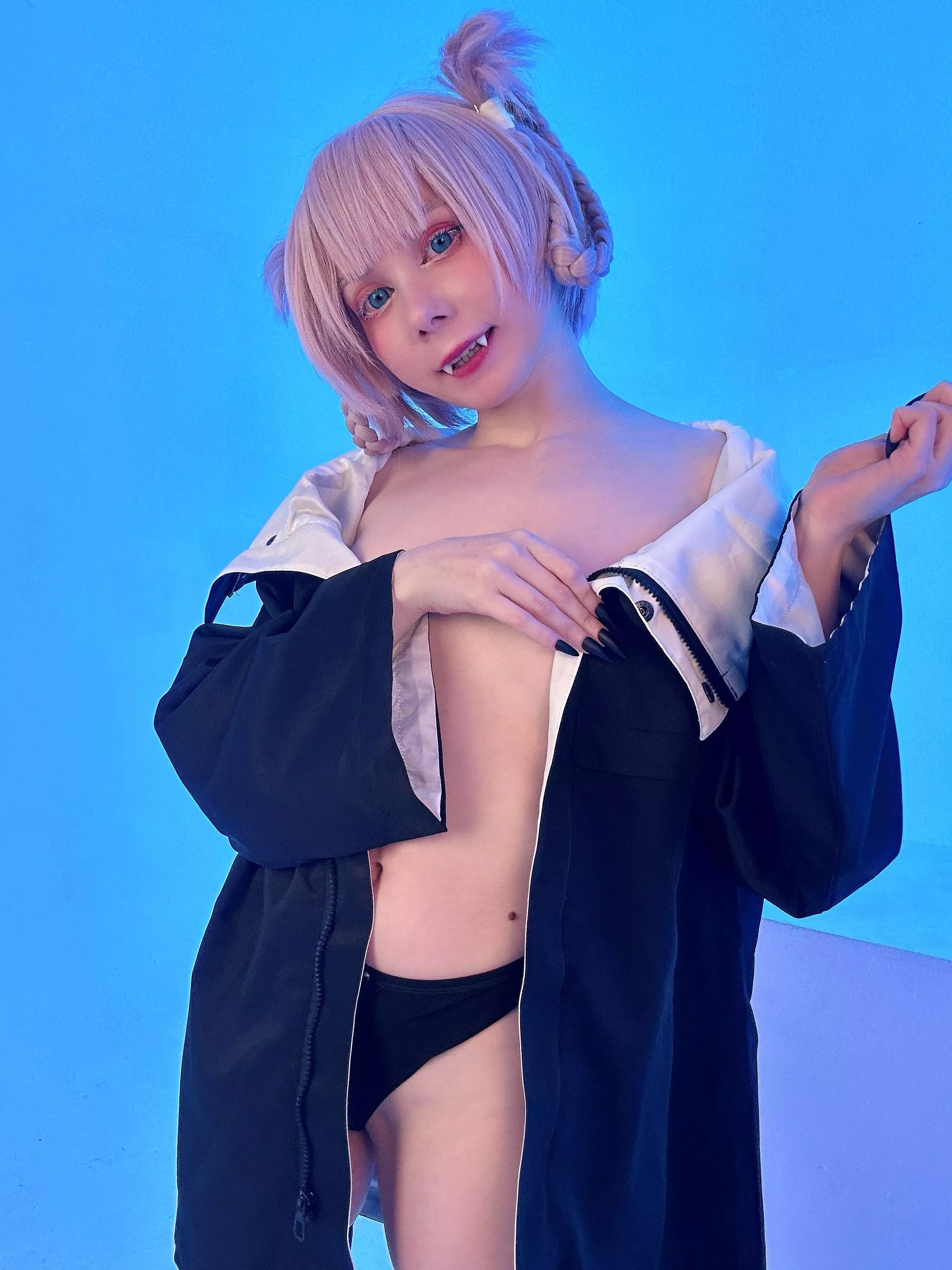 I guess you didn't expect to see me without a bra 😏 posted by tanuki_tyan