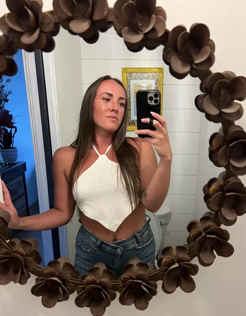 I love finding a pretty mirror for selfies by lisaaalove