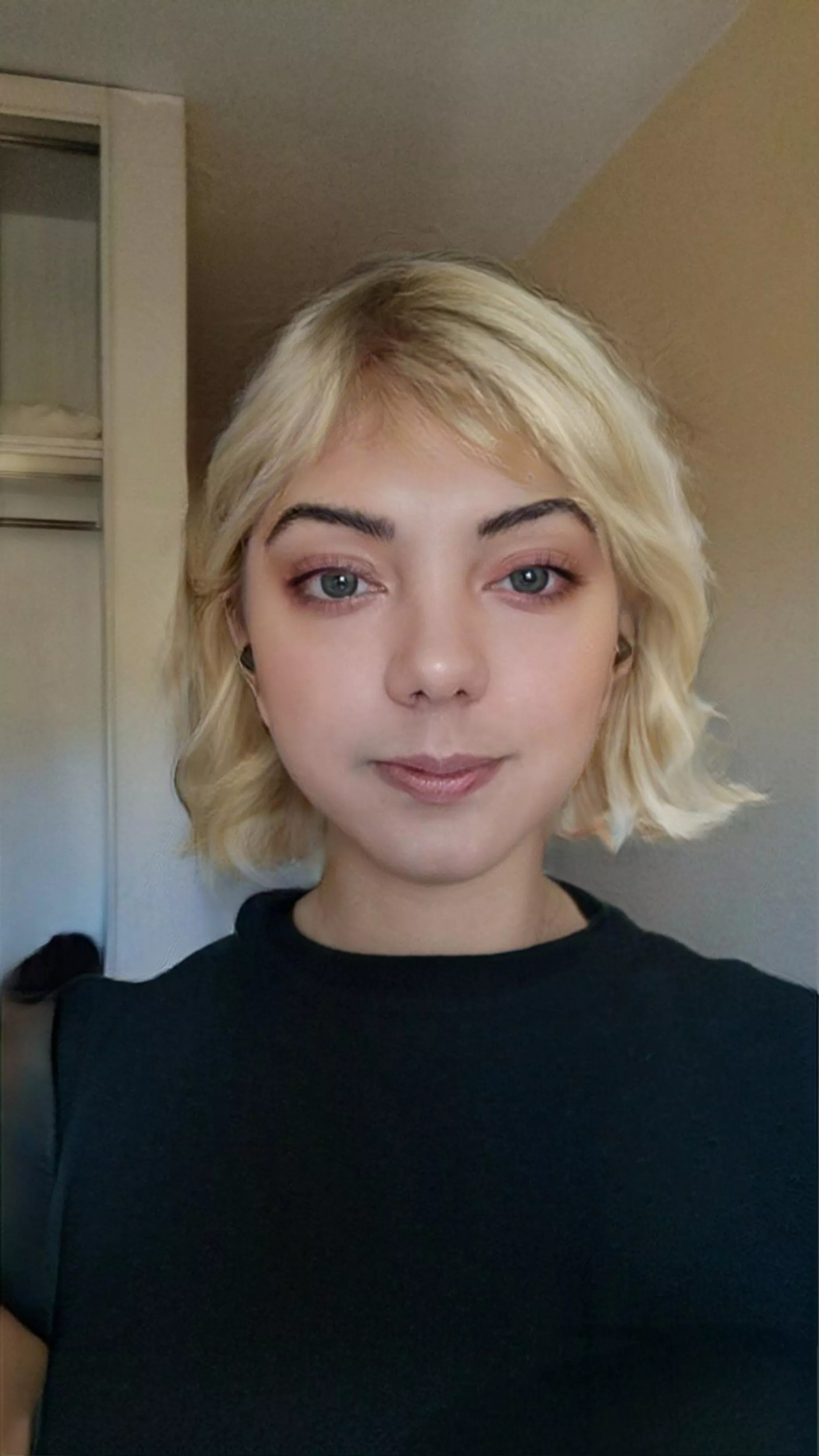 I'm a very shy person, but I finally worked up the courage to post a photo. posted by AngeloDensetsu