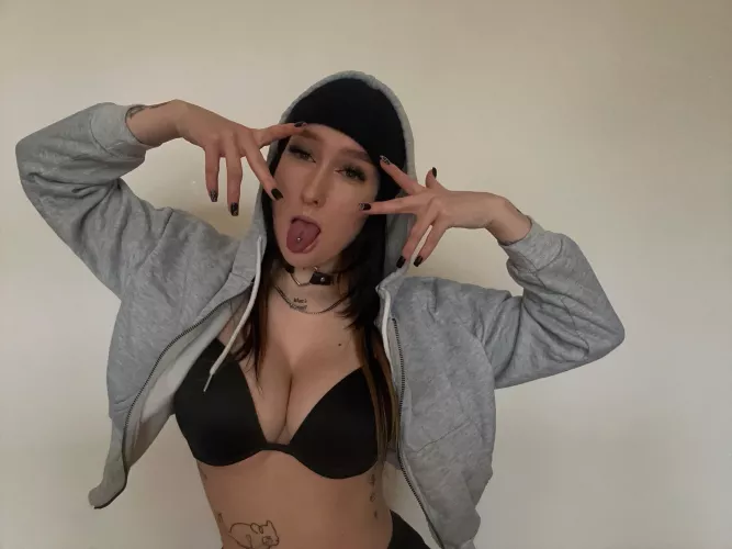 I'm your type?😜 by TastelessSarcasms