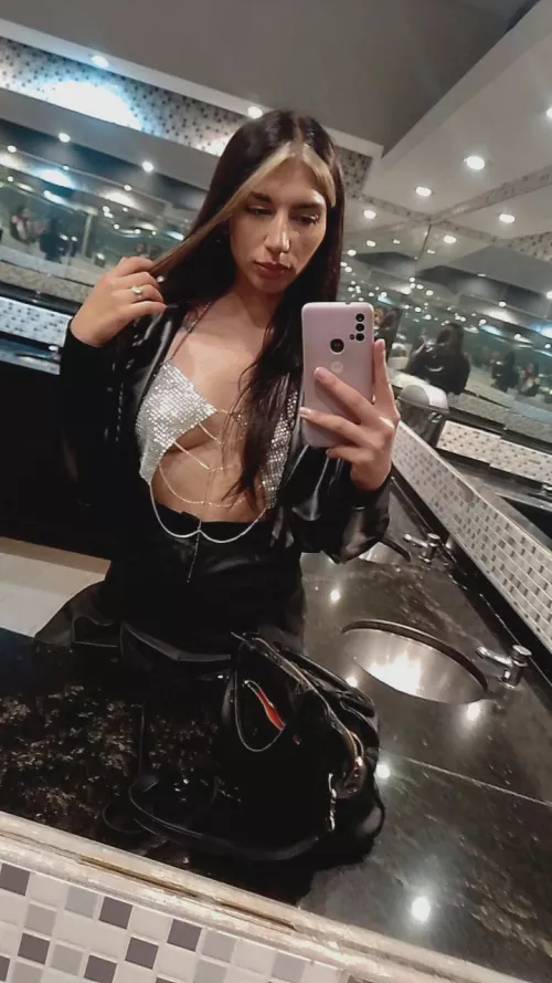 Is my outfit hot? by Daddys_Princessa