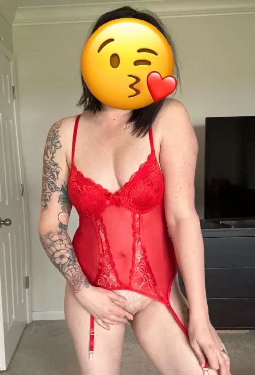 It’s my birthday this week so I’m giving you a present! by leighlacey