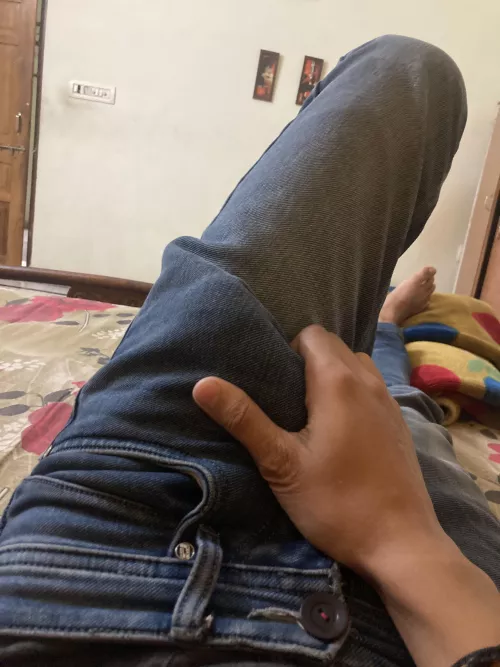 Mmm Dm to see what’s in by Dependent-Gas3931