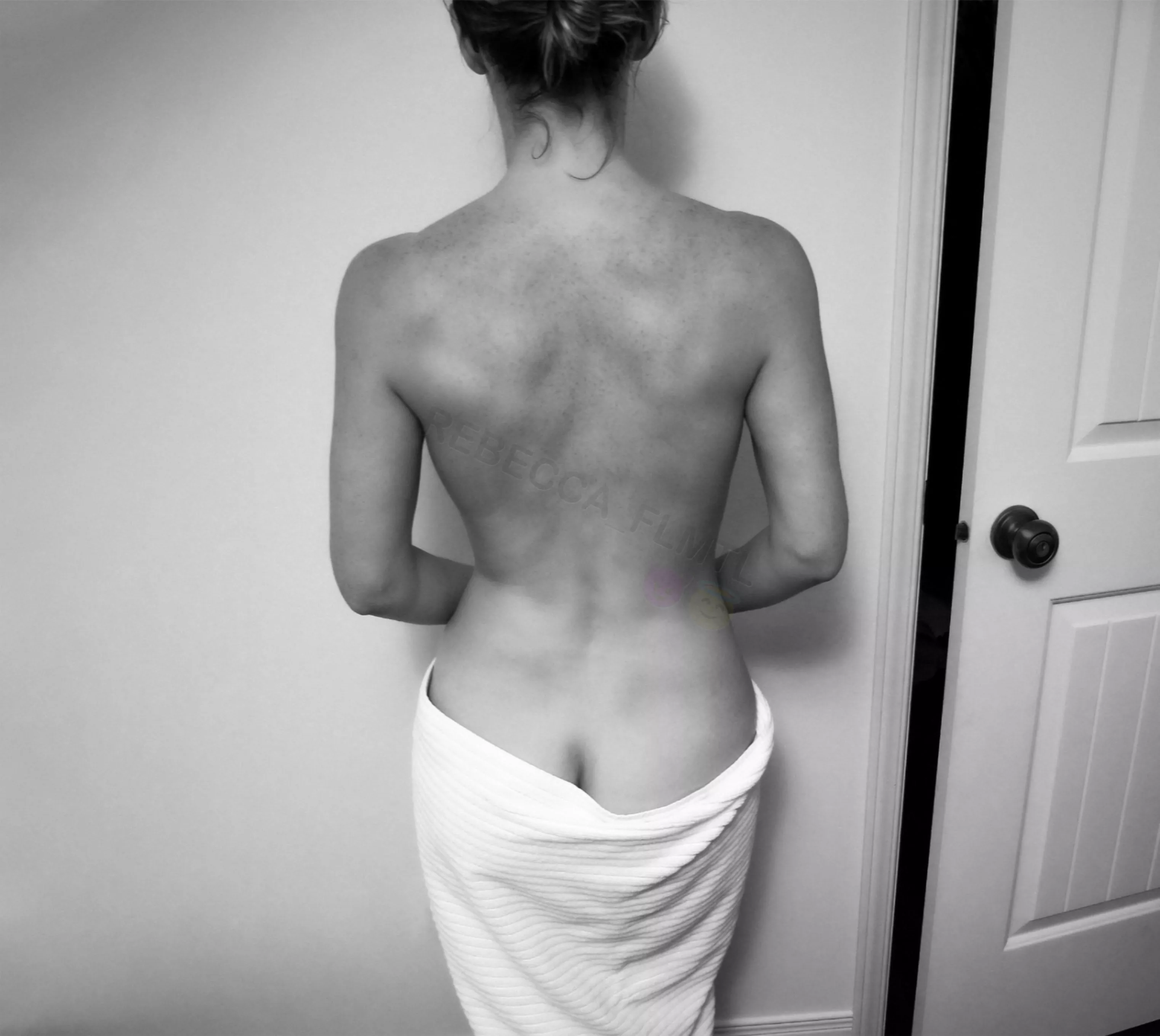 My back after a shower posted by Rebecca_bdsm