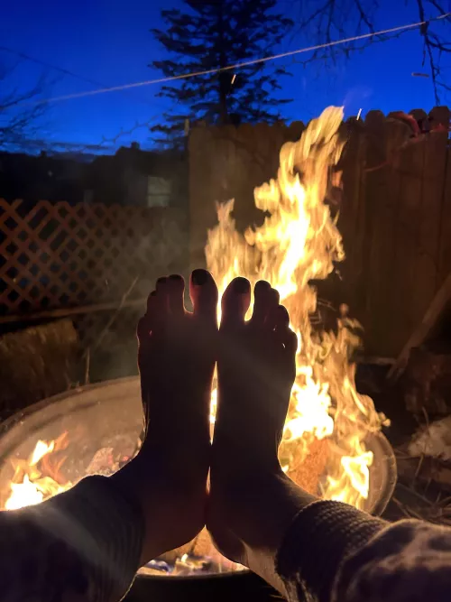 My feet pics are fire by calypsoskitty
