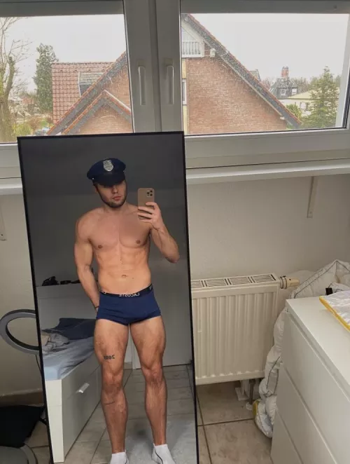 need someone to suck my dick by Moonshotsbenny67