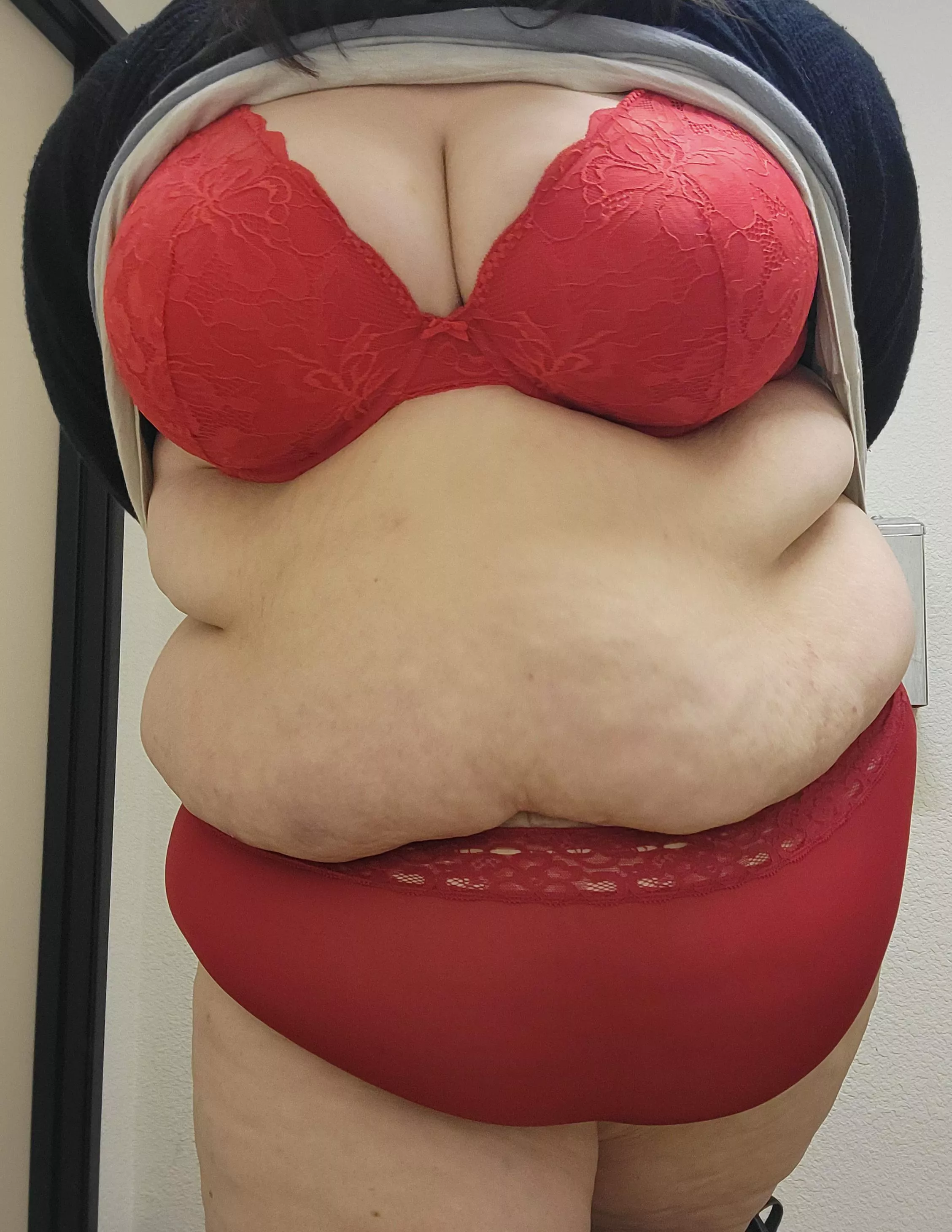 Pov- you walk into the work bathroom and see me like this. posted by ssbbwbb