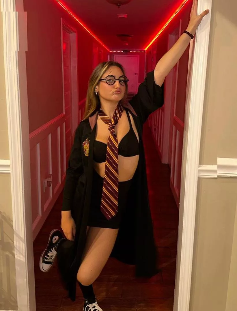 Sexy Wizard posted by asdfjhsdfa