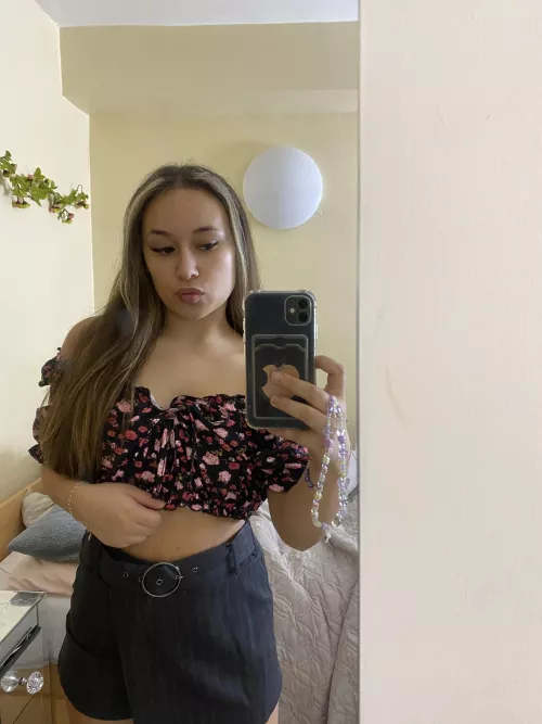 Simple and stylish by Mia6155