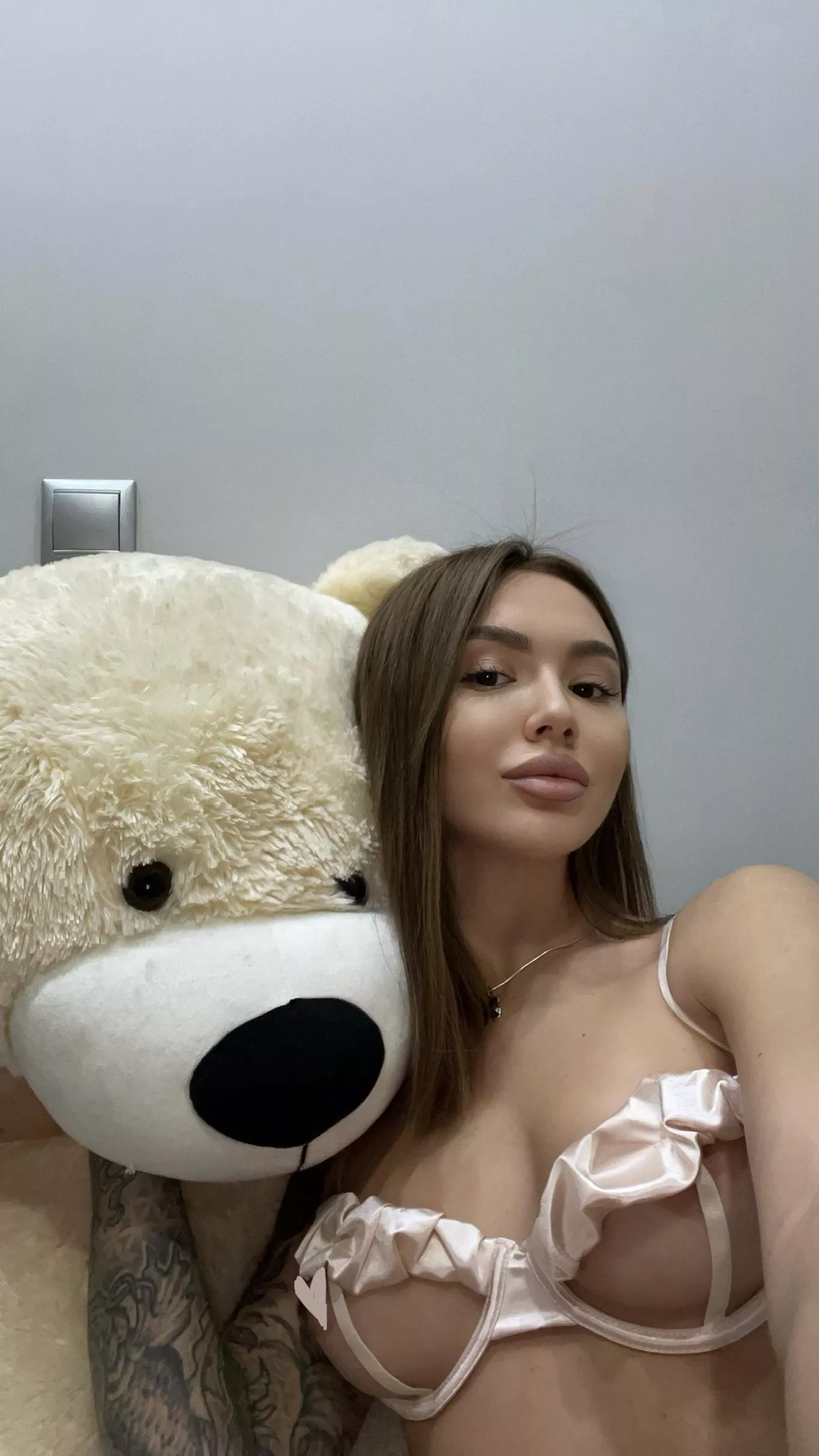 Single and small boobs, are we still going to date if u want) posted by Langsynepop158