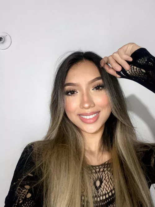 Smiling to brighten your monday by xoLuciaaxo