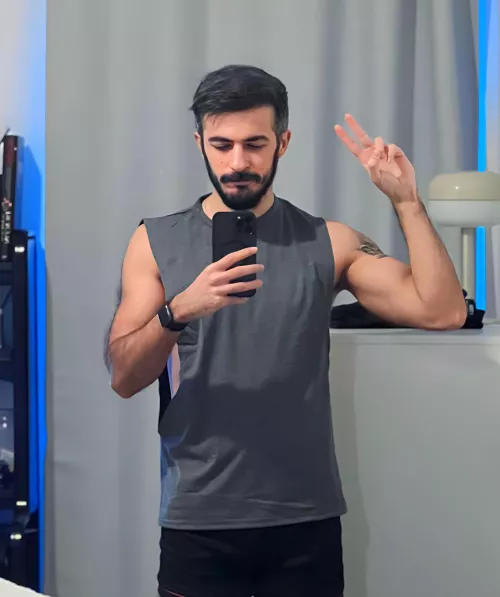 The urge to take a selfie while tidying up the room. 🧹 by hakikigulyabani