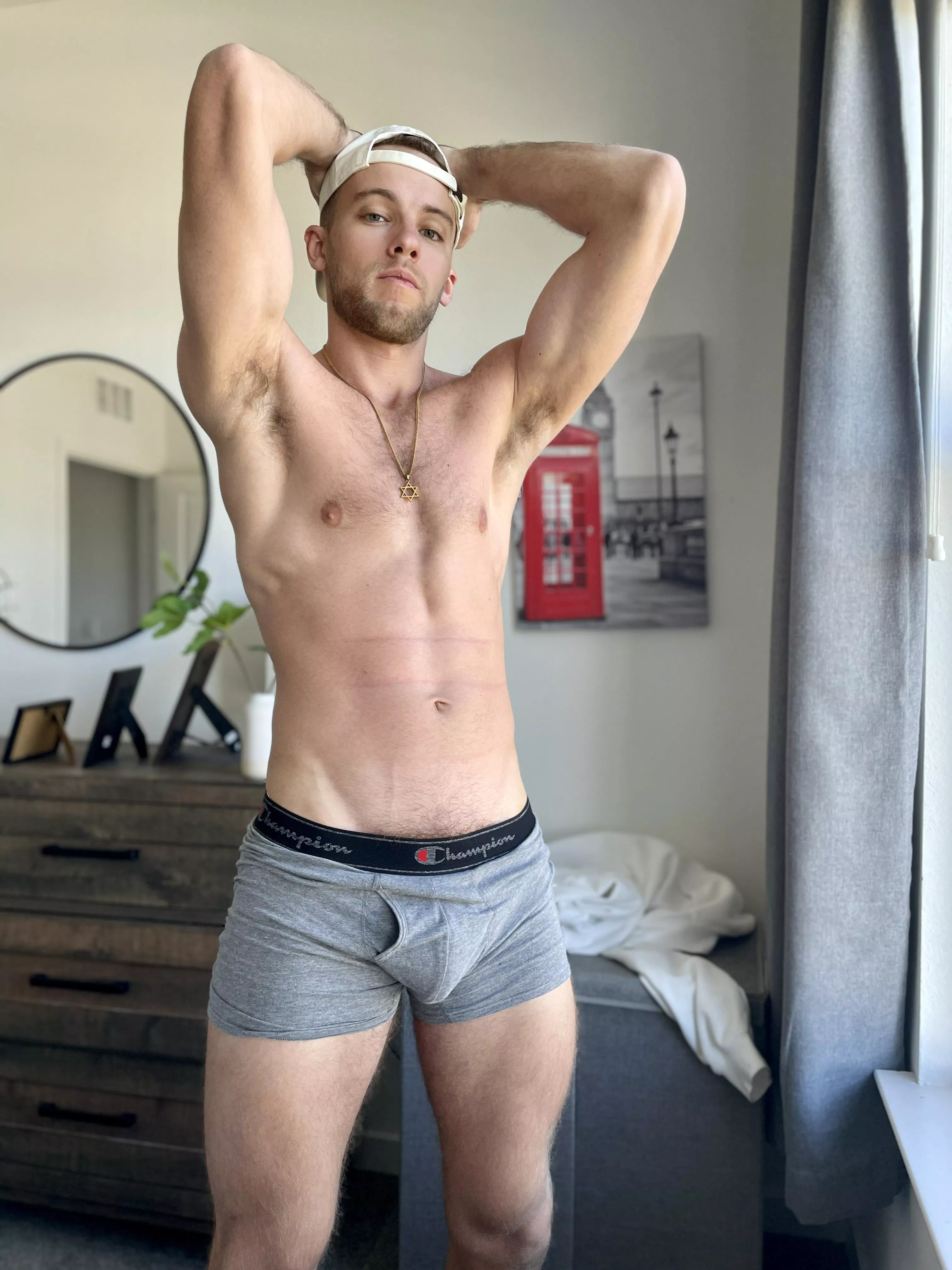 Worship my pits posted by troy_green69