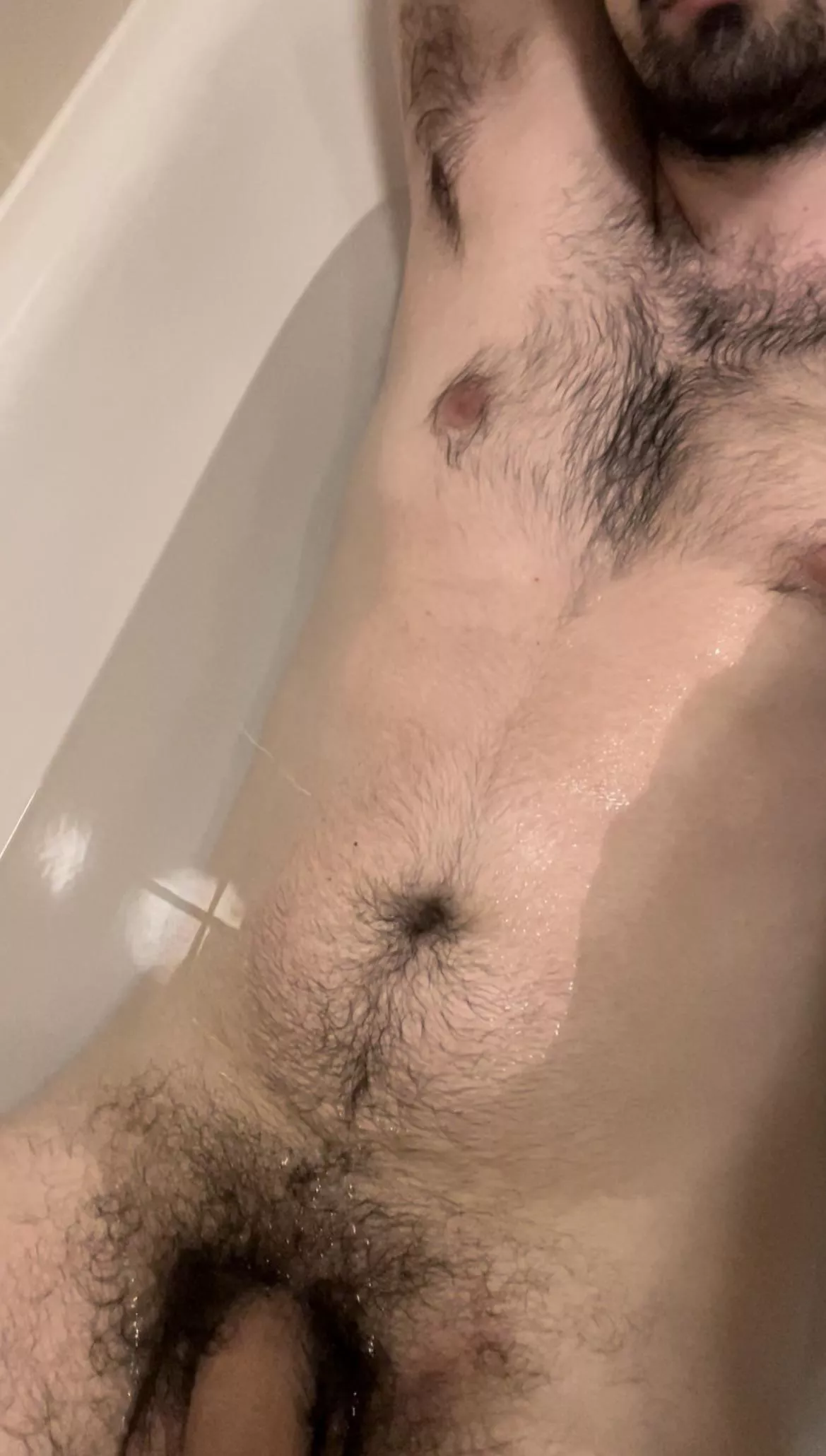 You horny for a big hairy alpha?💪🏼💦 Dms open😈 posted by HungYoungAlpha-