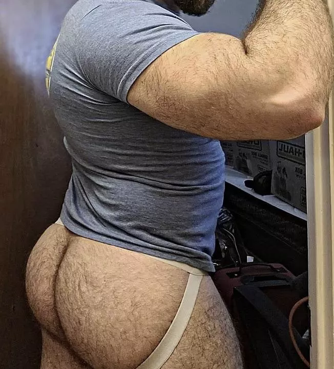  [30] Dom looking for a straight hairy sub ass to own posted by Any_Instruction8120