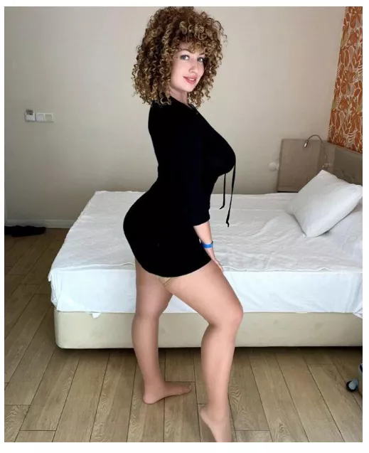 Black and elegant posted by pidopi